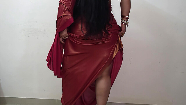 hot_pavitra