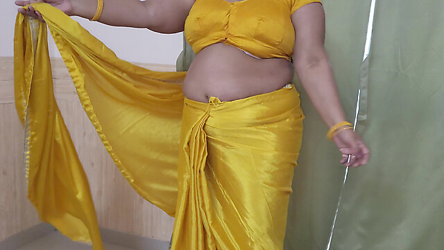 hot_pavitra
