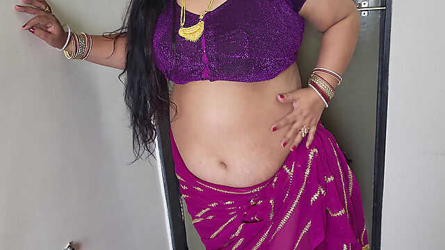 hot_pavitra