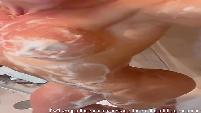 Maplemusclegirl