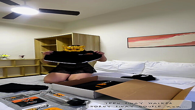 TeenPinayWalker