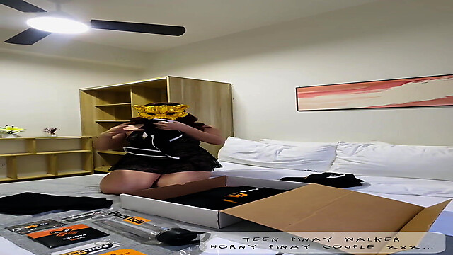 TeenPinayWalker