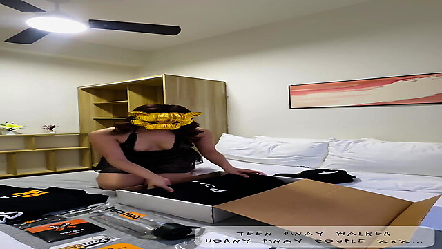 TeenPinayWalker