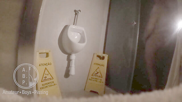 AmateurBoysPissing