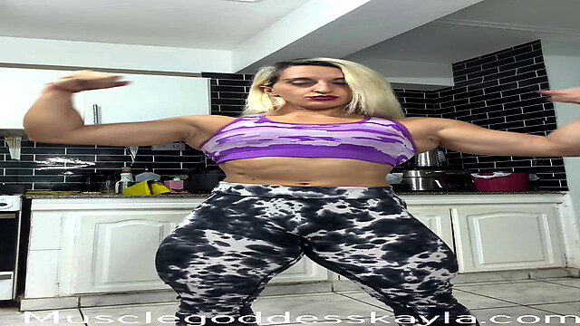 Musclegoddesskayla