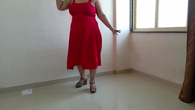 hot_pavitra
